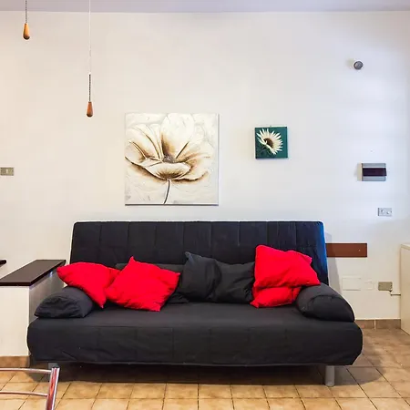 A Schiera Su Due Livelli Con Giardino ميتابونتو