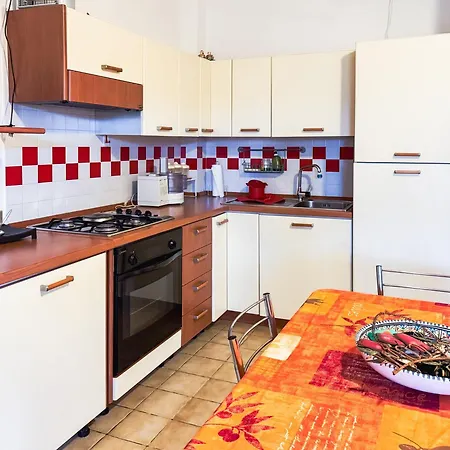 Vakantiehuis A Schiera Su Due Livelli Con Giardino *