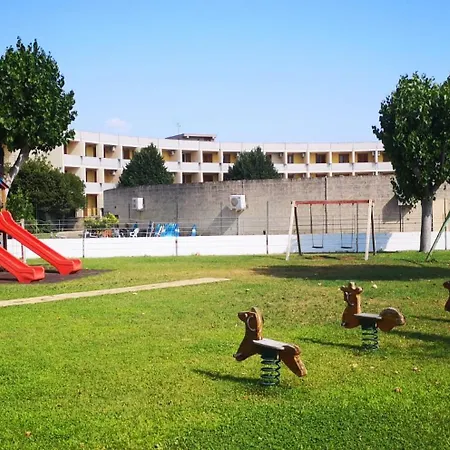 A Schiera Su Due Livelli Con Giardino