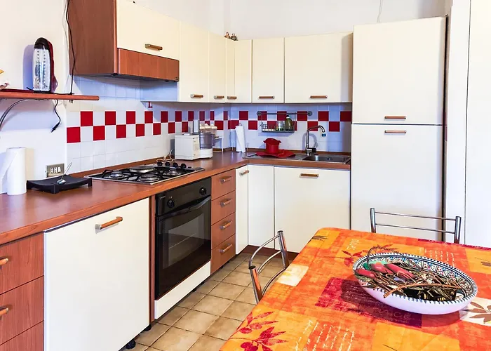 Vakantiehuis A Schiera Su Due Livelli Con Giardino *