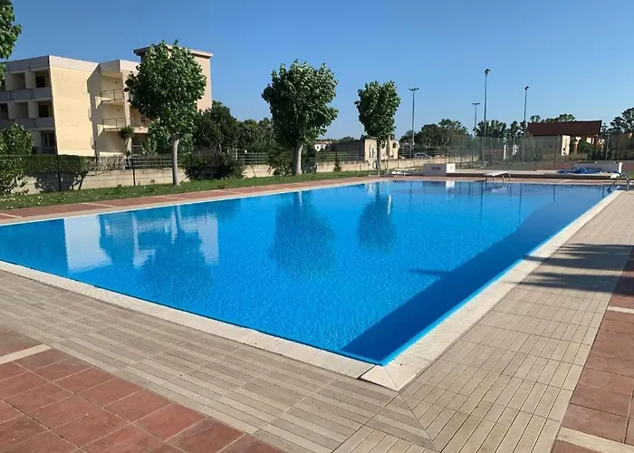 A Schiera Su Due Livelli Con Giardino Metaponto