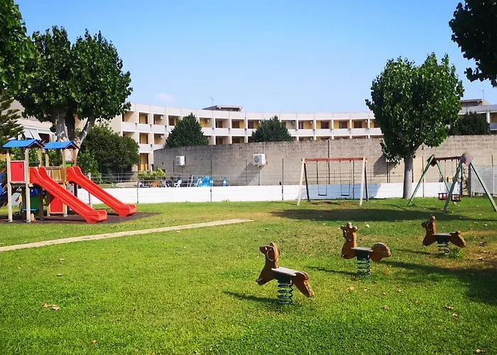 A Schiera Su Due Livelli Con Giardino